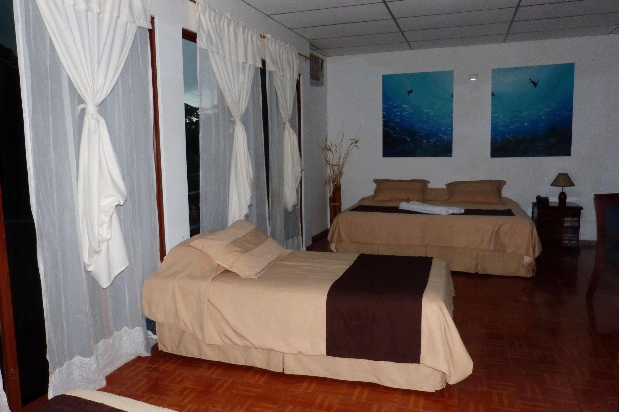 Galapagos Islands Hotel Puerto Ayora  Dış mekan fotoğraf