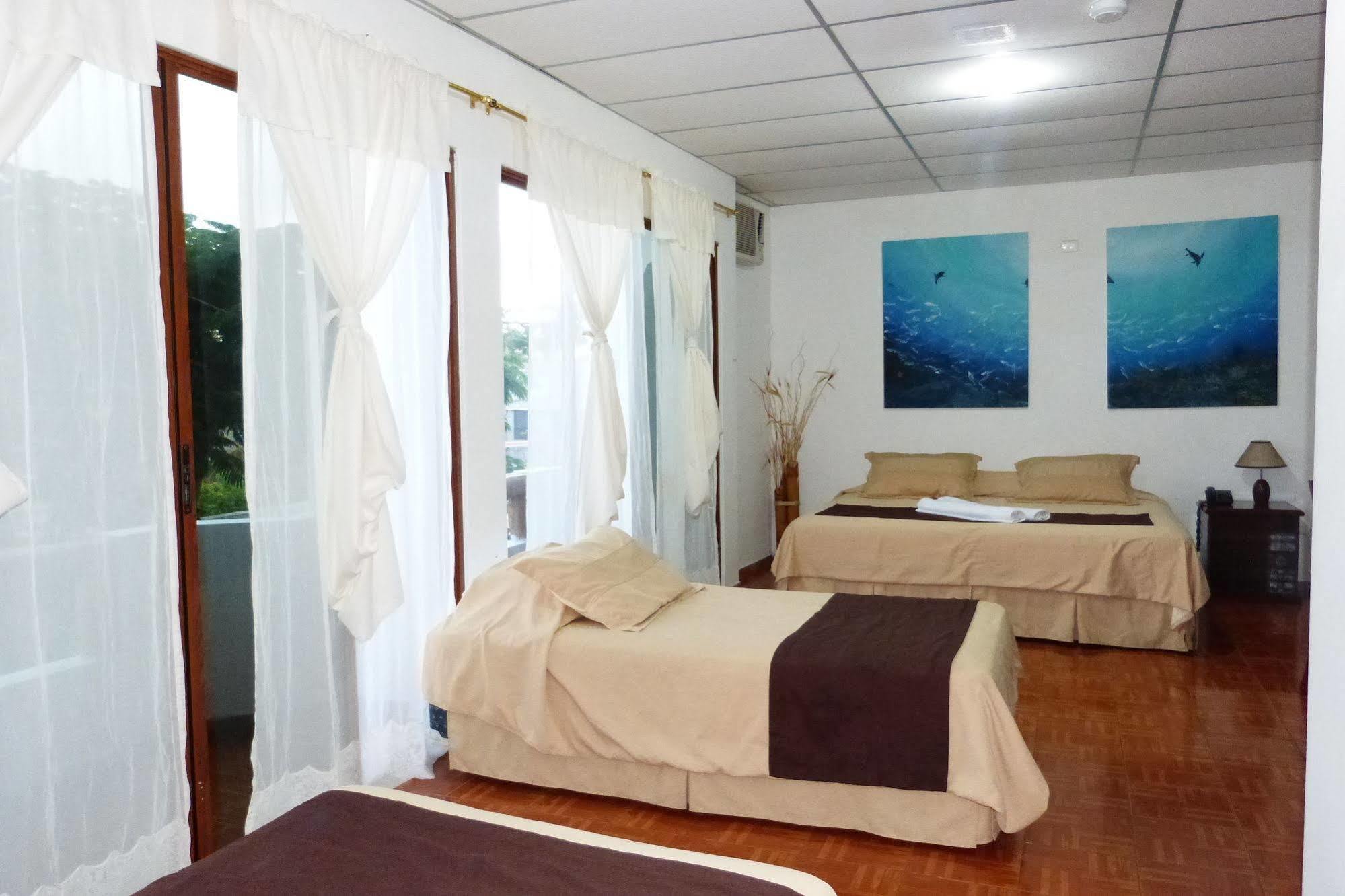 Galapagos Islands Hotel Puerto Ayora  Dış mekan fotoğraf